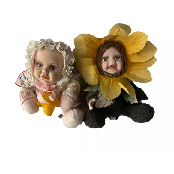 Lot of 2 VTG  Cuddle Kids Porcelain Girl Baby Dolls Duck & Sophie Sunflower tag - Picture 1 of 13